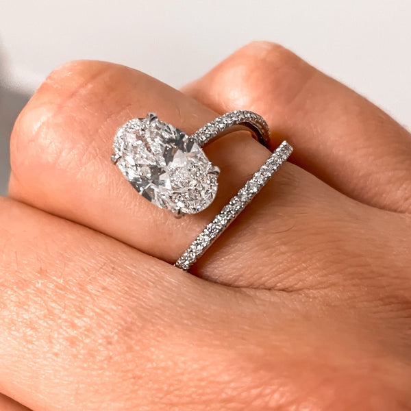 Floating Oval Ring