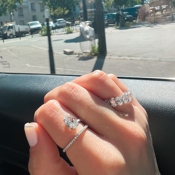 Floating Oval Ring